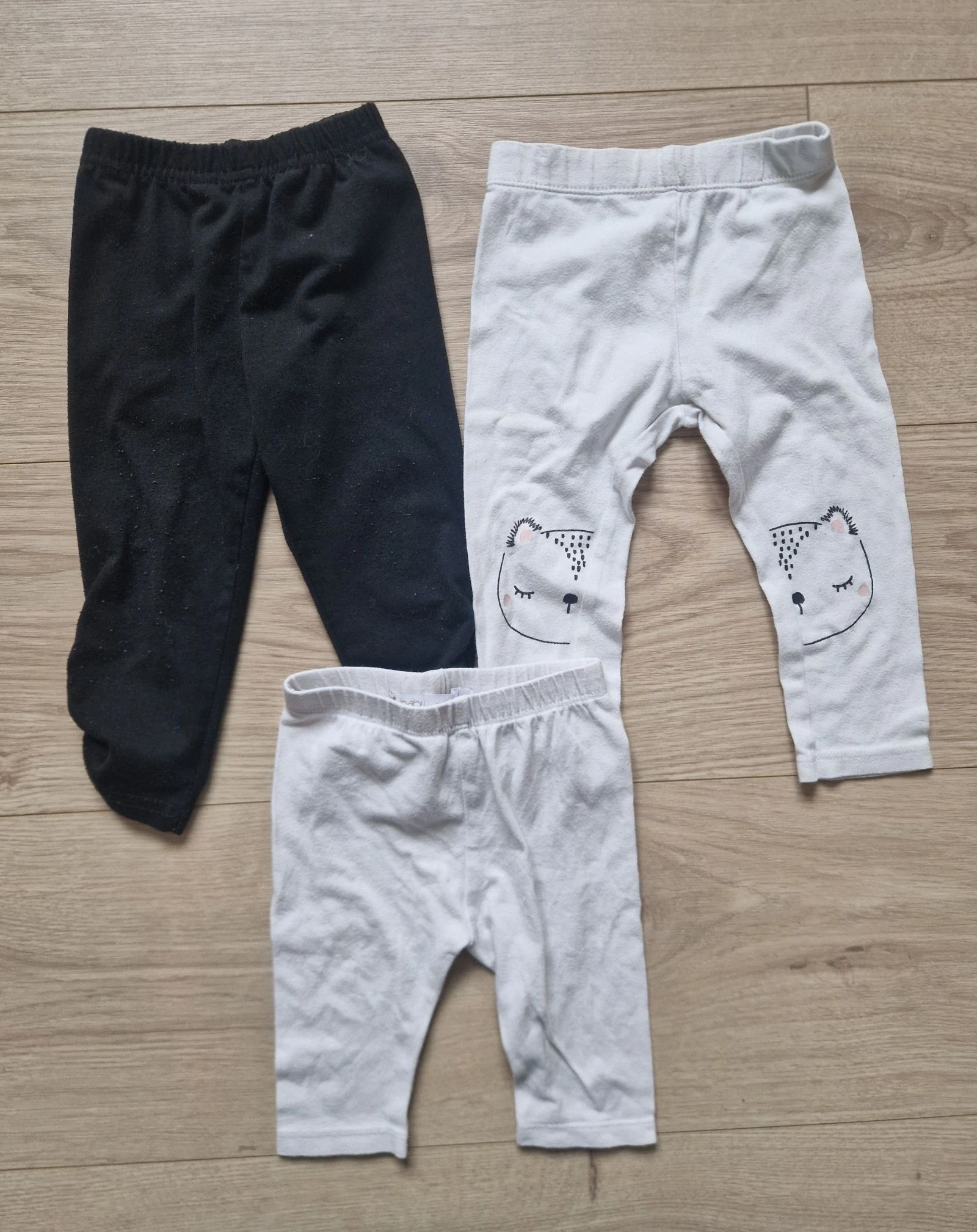 👖 Lot de 3 leggings bébé fille – 12 mois – état satisfaisant avec défauts